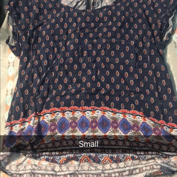Selling a range of small to large clothes - Picture 2 of 8
